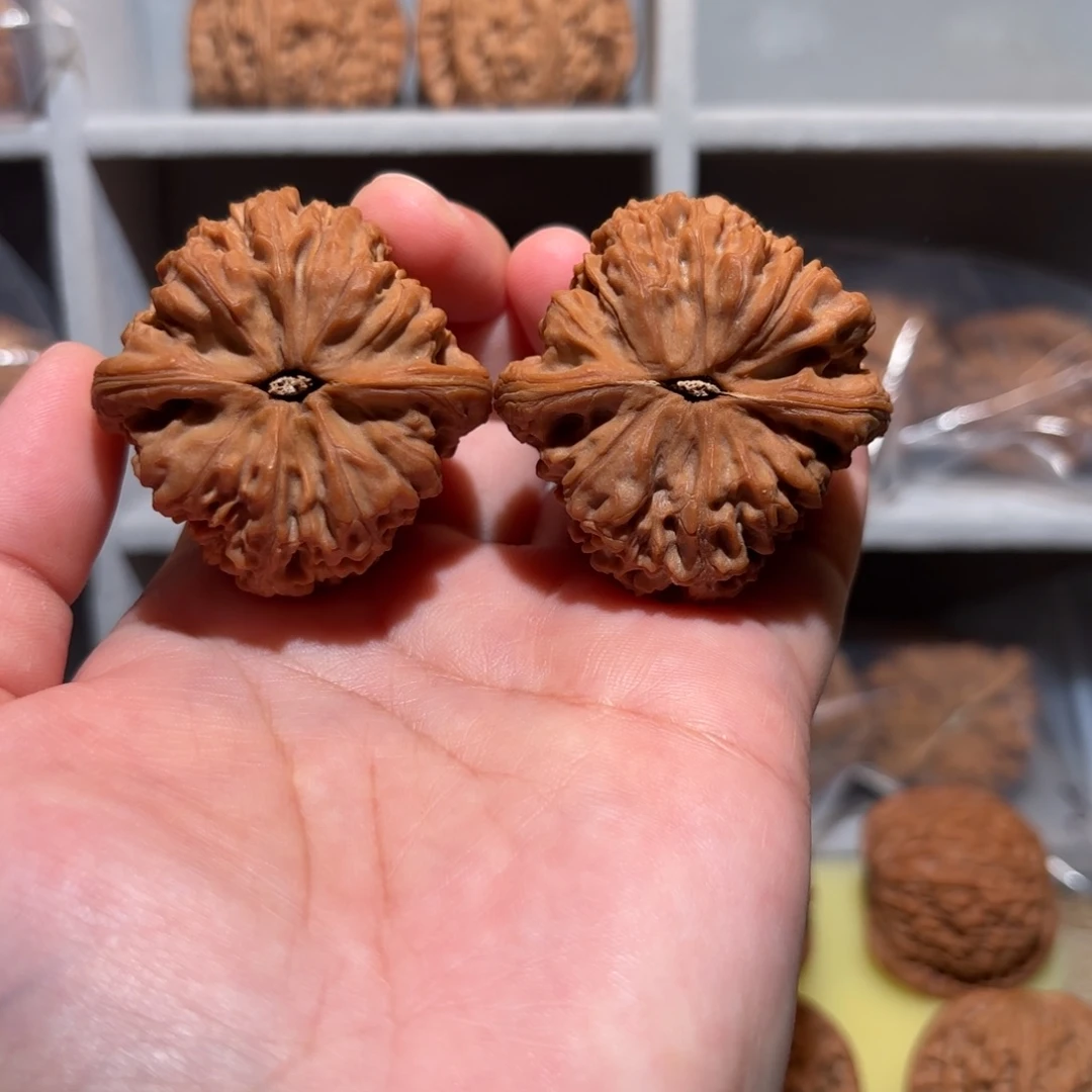 河***品把件文玩核桃43 尺三角将