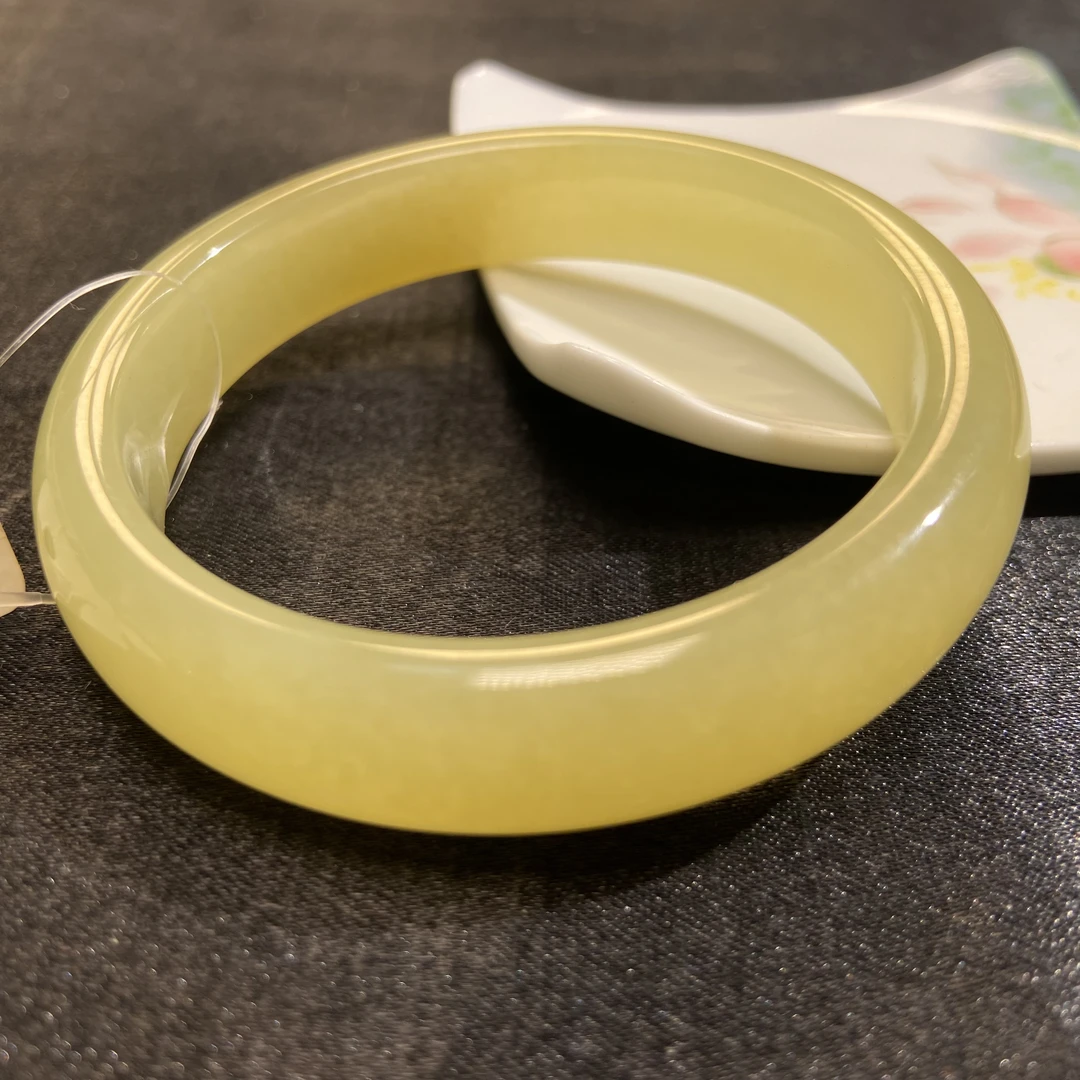 天然和田玉新疆若羌冰黄口手镯5556手镯