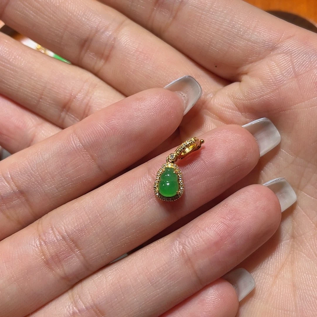 吊坠(不含链)18K金镶嵌翡翠