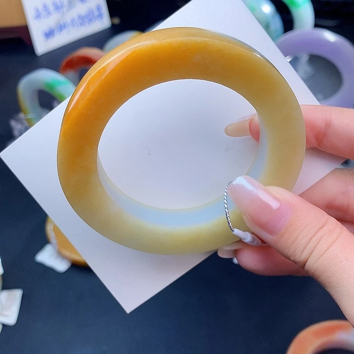 定制翡翠未镶嵌黄翡