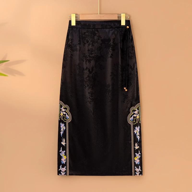 【晚君】2025新款春季松紧腰A字裙新中式国风裙子显瘦绣花半身裙女