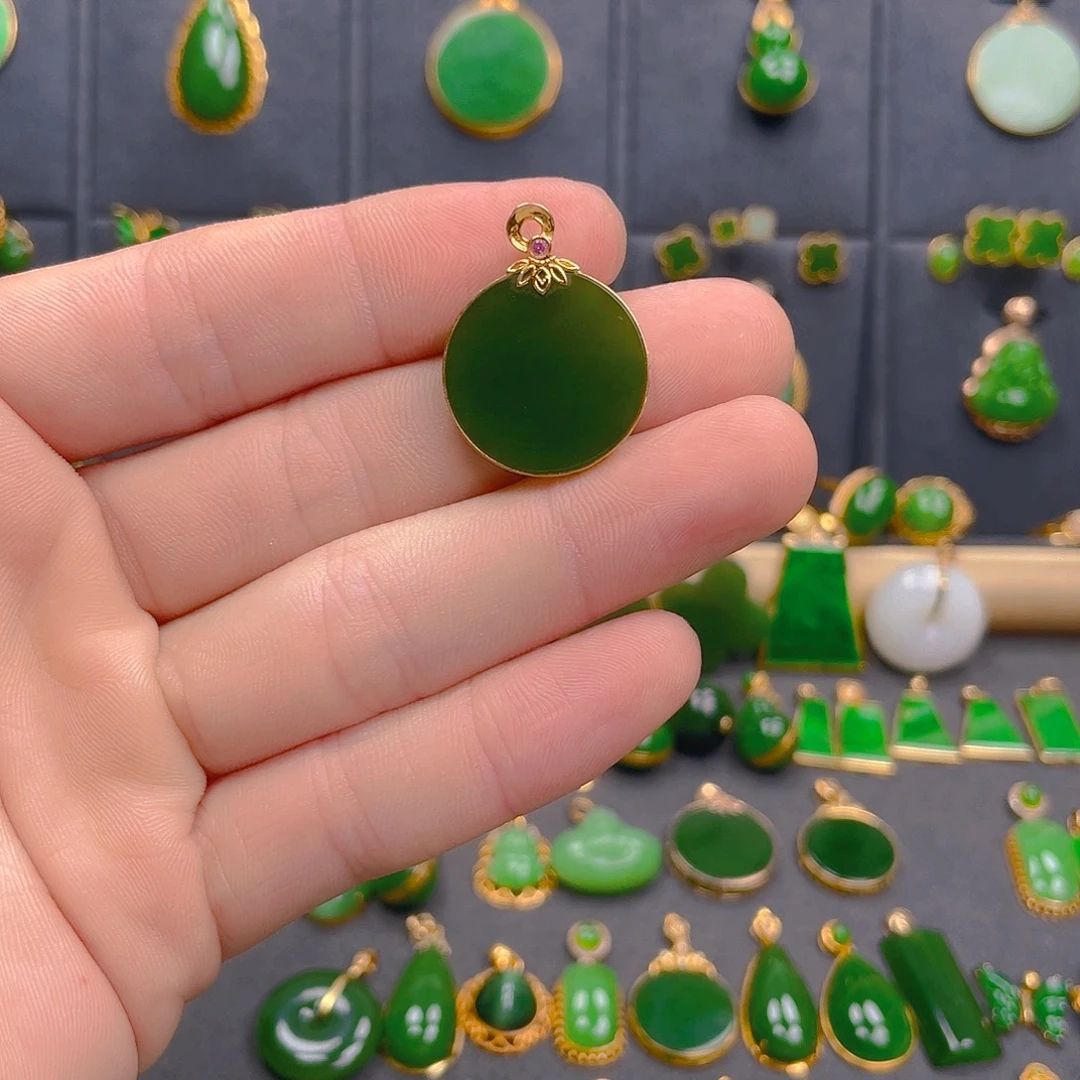 雪***冰和田玉（碧玉）18K金镶嵌吊坠(不含链)