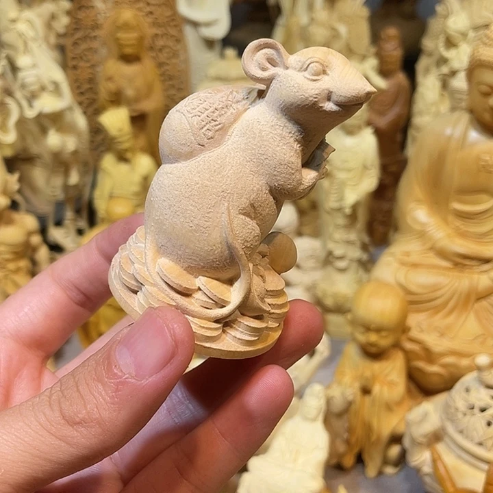 黄杨木小瑕疵老鼠