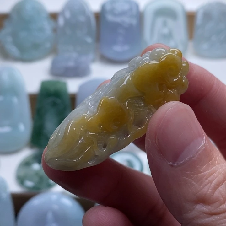 翡翠未镶嵌颈饰翡翠