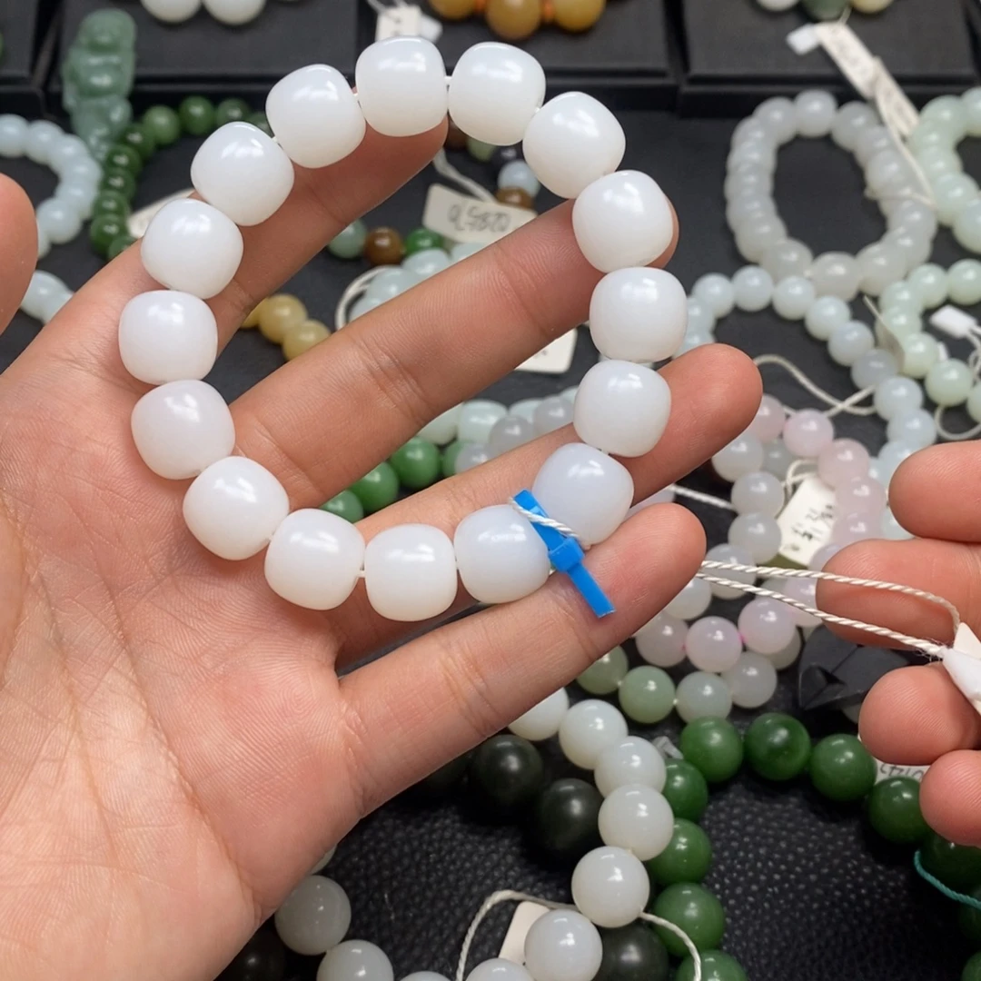 和田玉未镶嵌手串