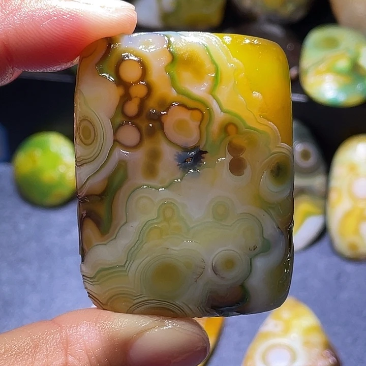 玛瑙/玉髓未镶嵌珠宝奇石