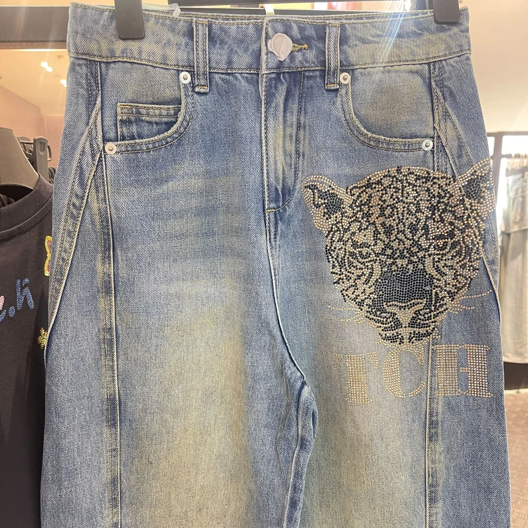 TCH轻奢秋季时尚休闲风豹头烫钻直筒牛仔裤T75C20E9025私服tch