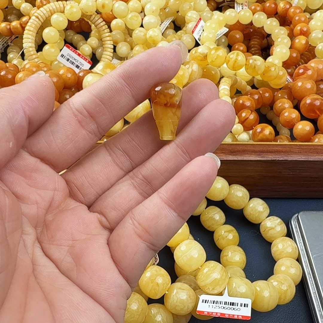 琥珀未镶嵌珠宝奇石