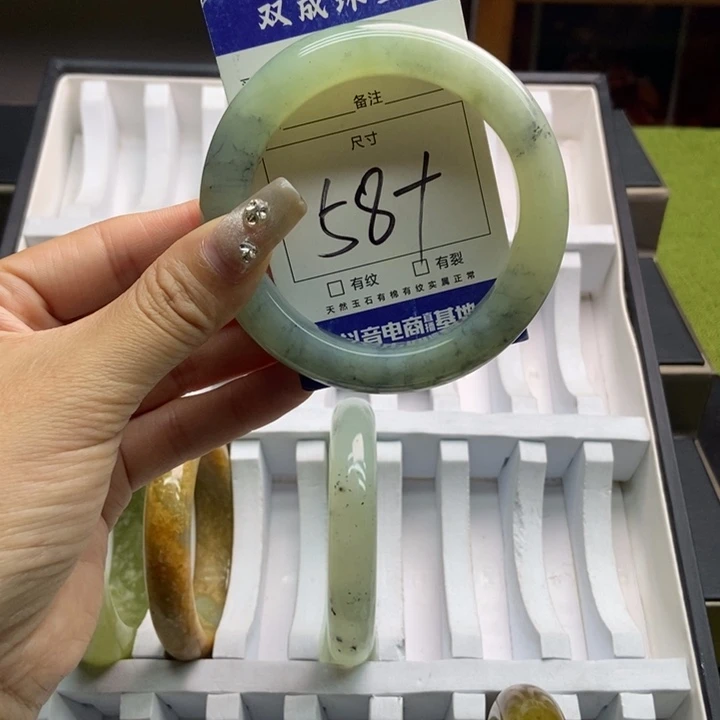 蛇纹石玉手镯未镶嵌317