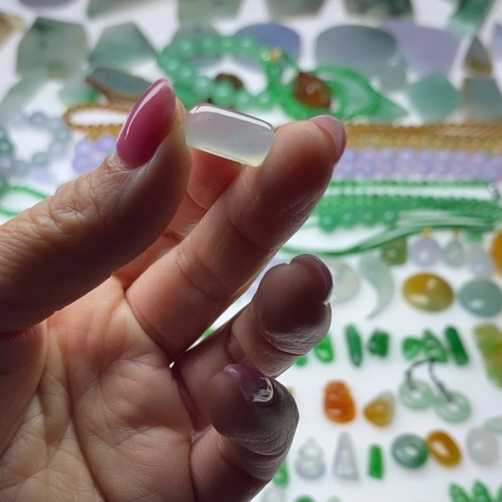 翡翠未镶嵌挂件天然翡翠