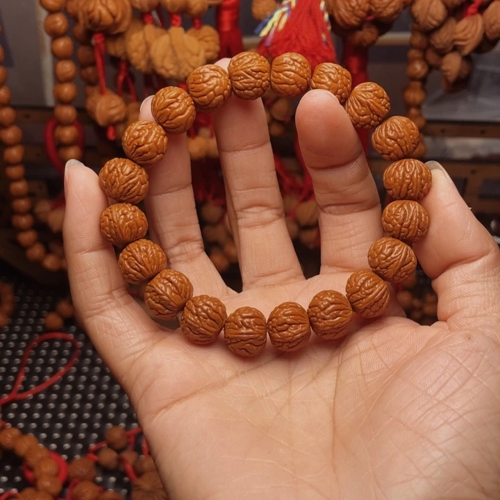 木质类龙纹桃枭挂件