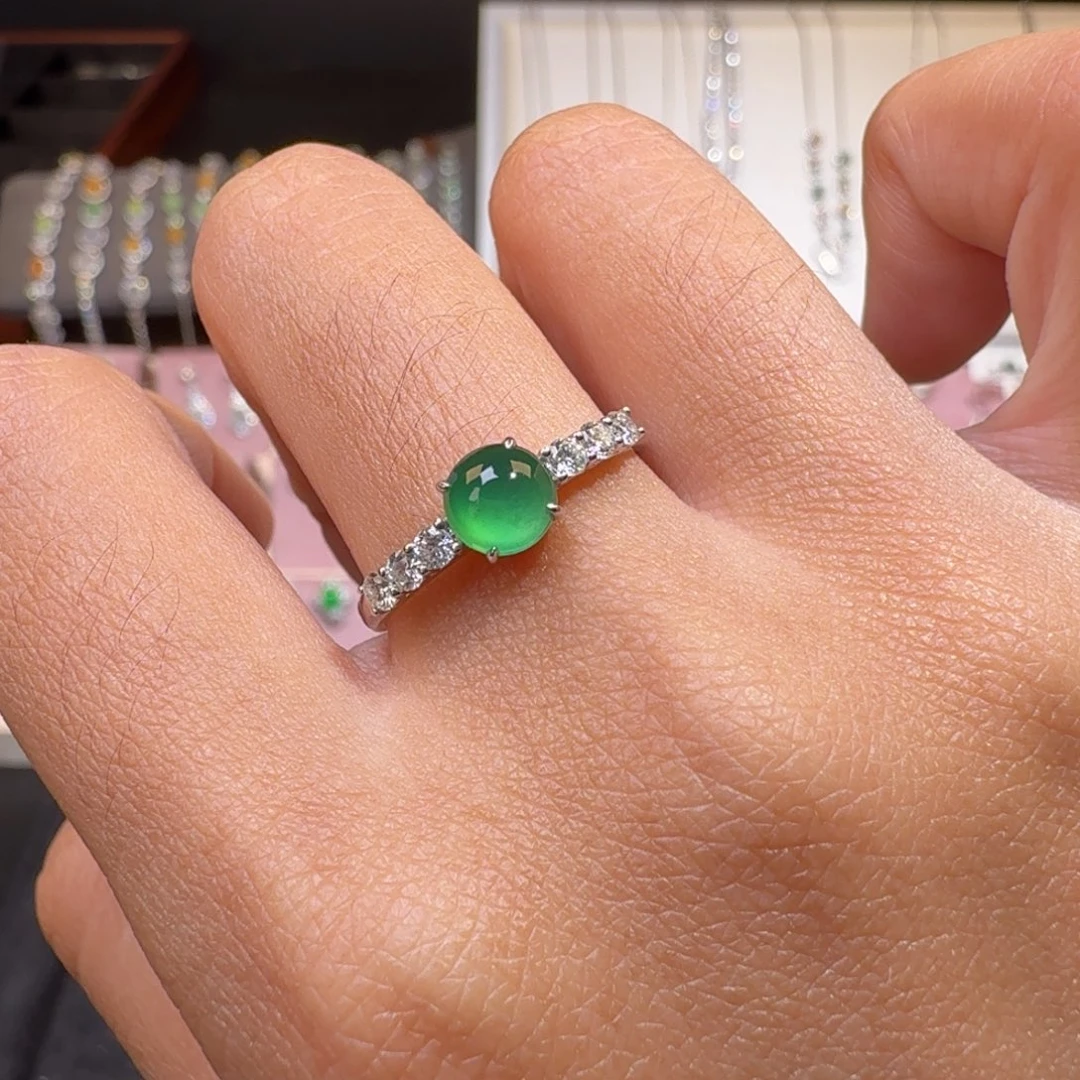 翡翠18K金镶嵌戒指纯天然缅甸翡翠A货戒指