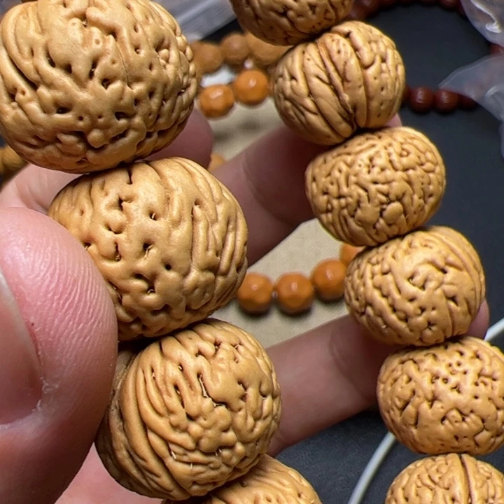 猴头核桃手串自**松啦啦啦