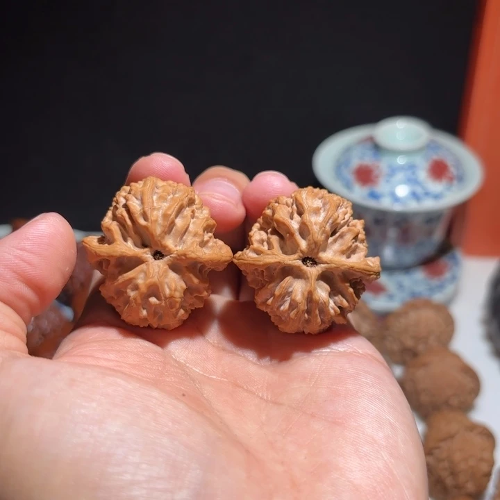 文玩核桃吊坠一*。苹果园