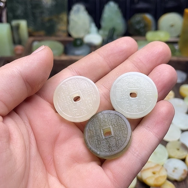 蛇纹石玉挂件未镶嵌?****n