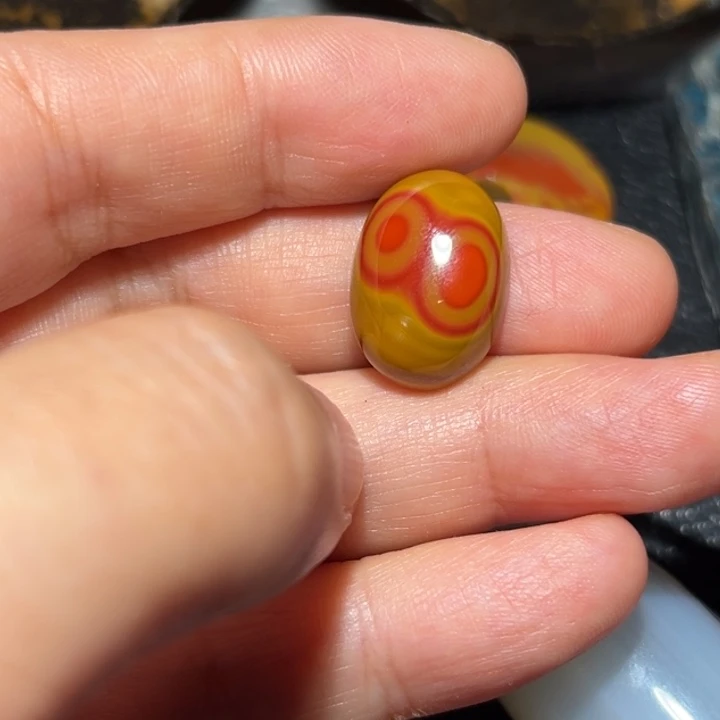 大***形玛瑙/玉髓未镶嵌珠宝半成品