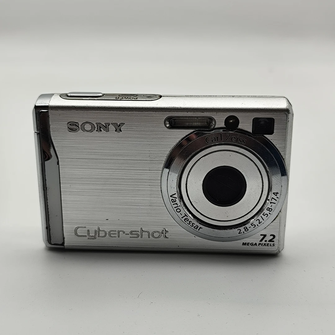 9新 Sony/索尼 索尼ccd 索尼w80 银色 800w画质 镜头微灰