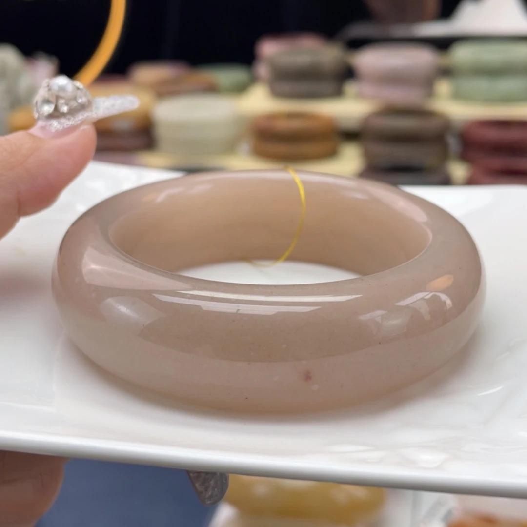 【闪购商品】石英质玉手镯未镶嵌l****莉