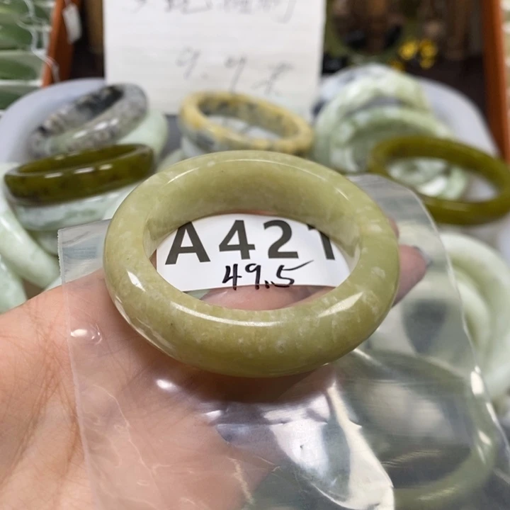 钟***可蛇纹石玉未镶嵌手镯