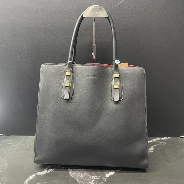 95新/菲拉格慕/妃鱼/手提包/市场价15899/250215LT0021