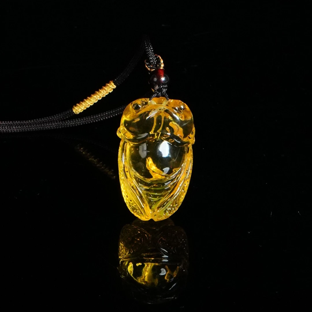 DY-M1295俄料金珀金蝉一鸣惊人雕刻件8.79g