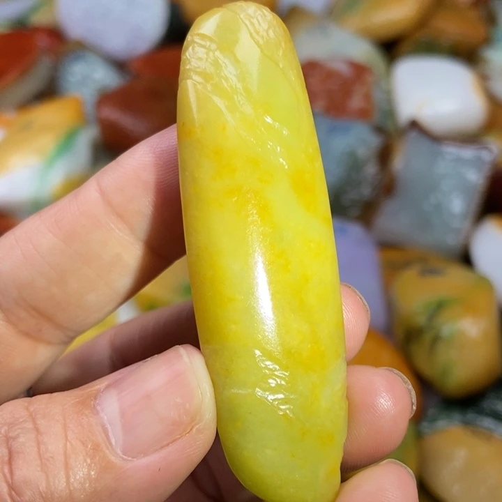 翡翠未镶嵌颈饰缅甸