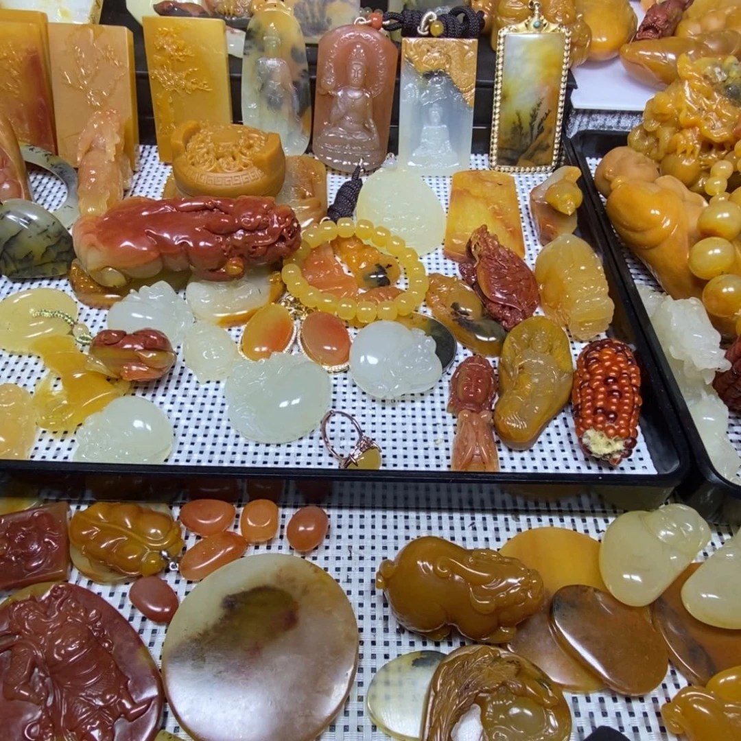 石英质玉（黄龙玉）合金颈饰