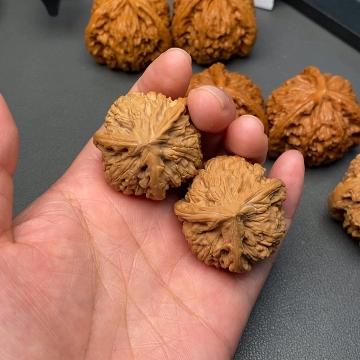 文玩核桃吊坠核桃
