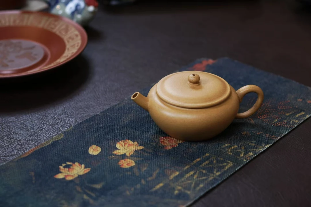 湘林甄选——【纳福壶】 泥料:黄金段老宕口 容量:200cc 湘林手作
