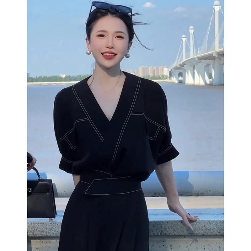 GJ【两件套】法式v领宽松黑色衬衫别致小衫设计感显瘦气质上衣D1682