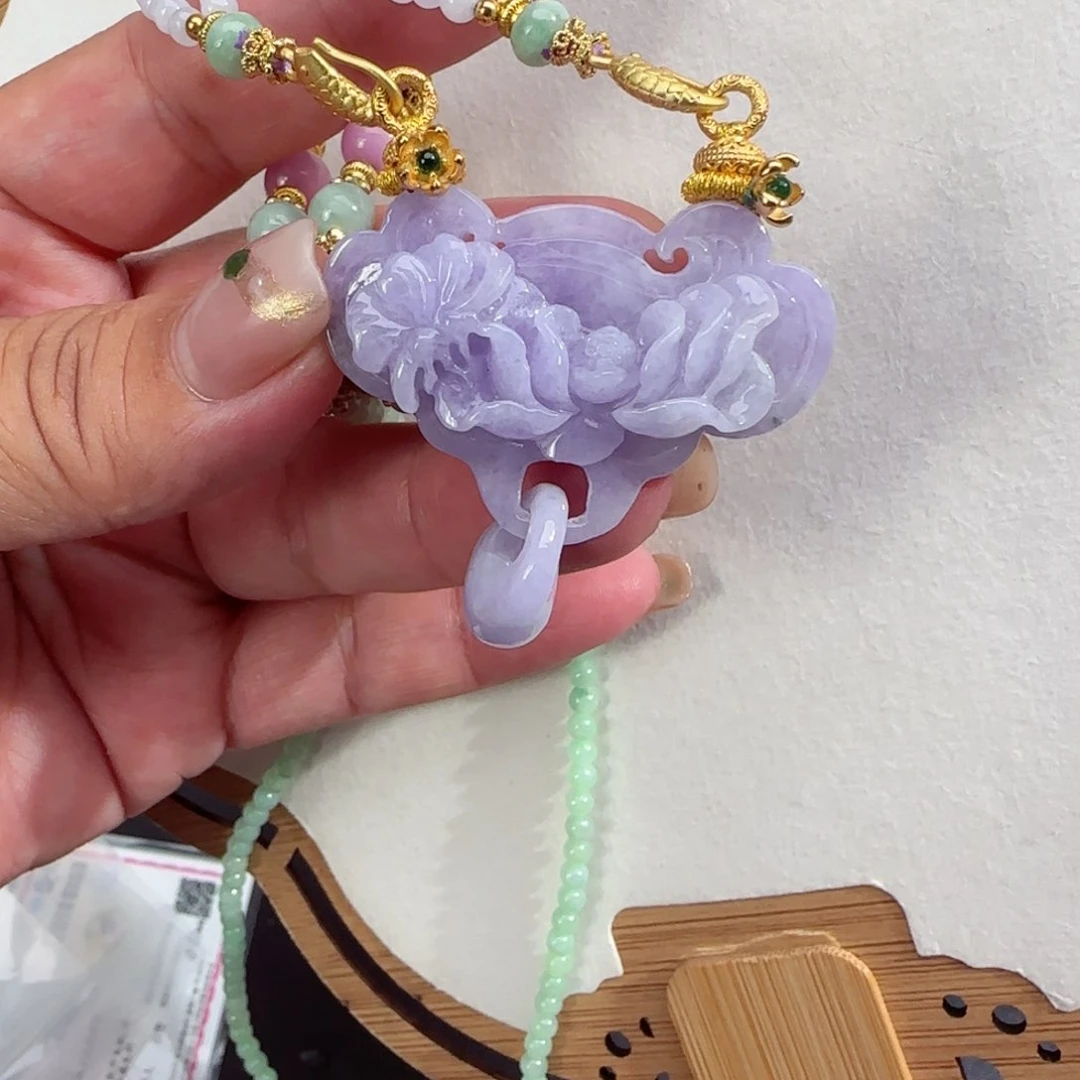 翡翠未镶嵌颈饰仿古