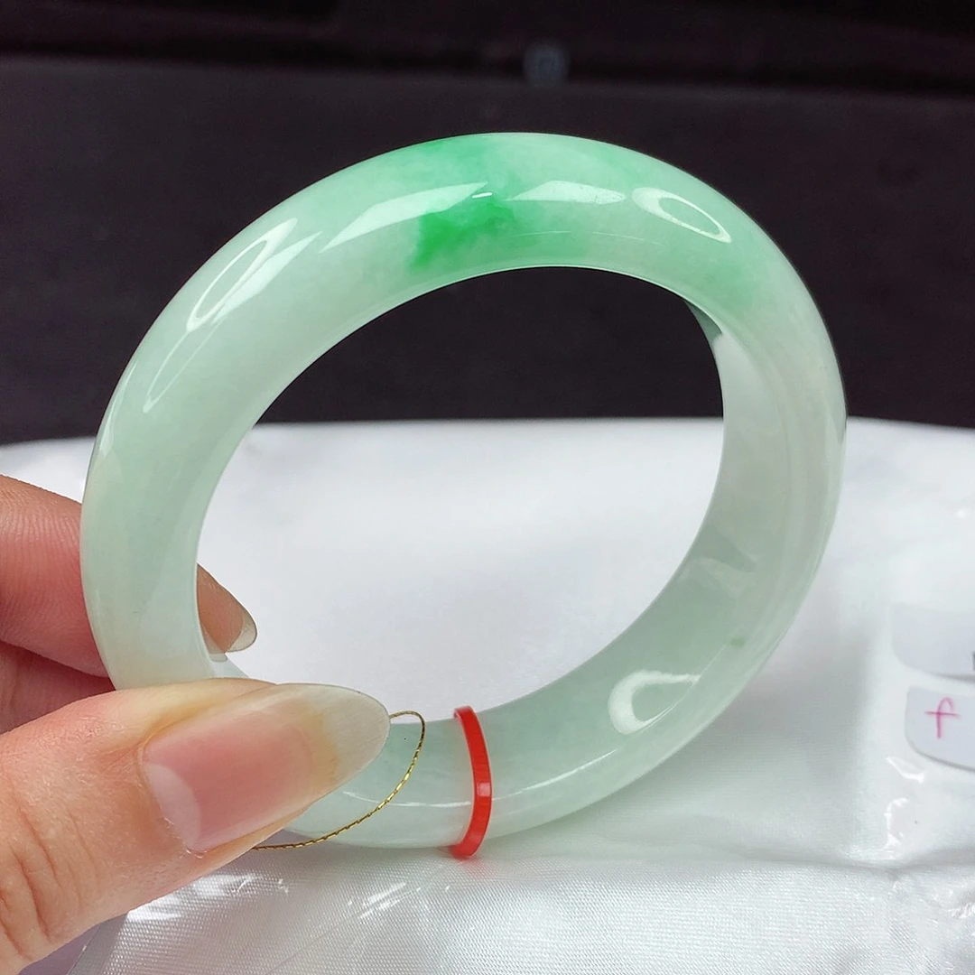 翡翠手镯未镶嵌56轮胎504