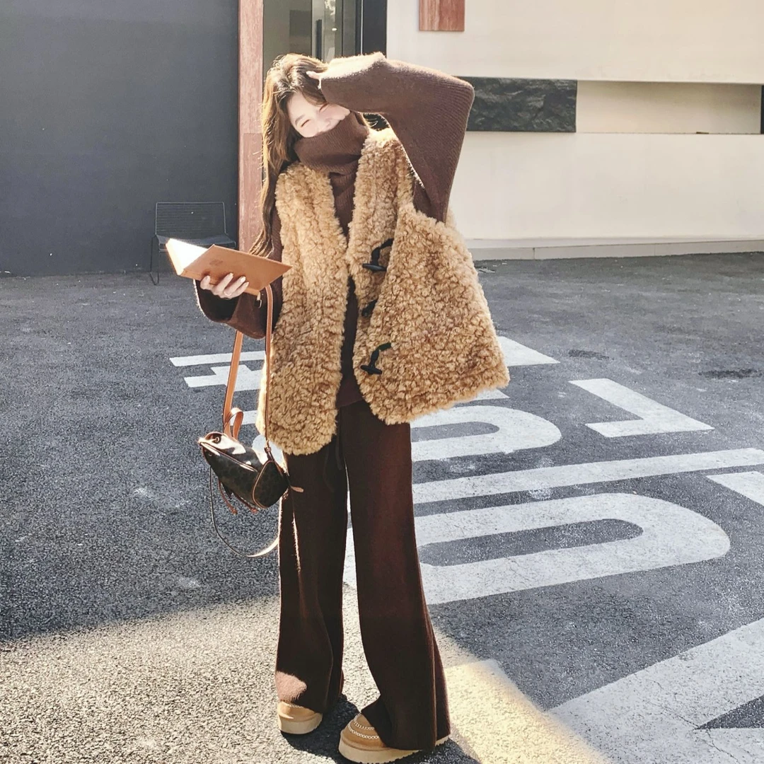 慵懒风美拉德毛衣套装女2025秋冬新款超好看百搭牛角扣马甲三件套