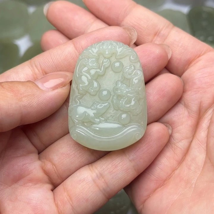 和田玉未镶嵌颈饰风**尘