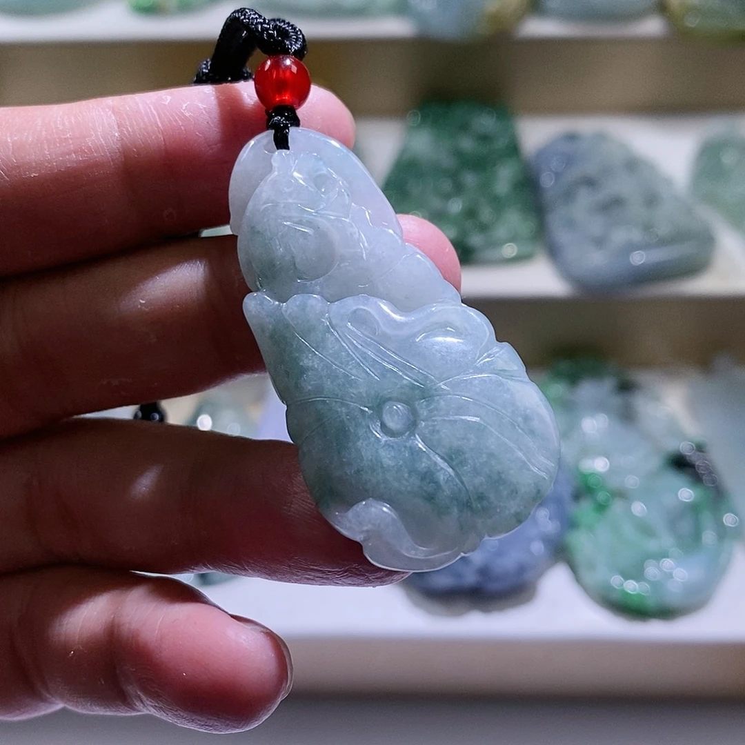 【闪购商品】翡翠颈饰未镶嵌荷叶鱼