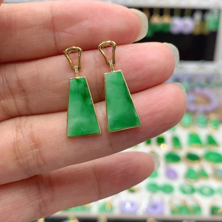 翡翠18K金镶嵌耳饰