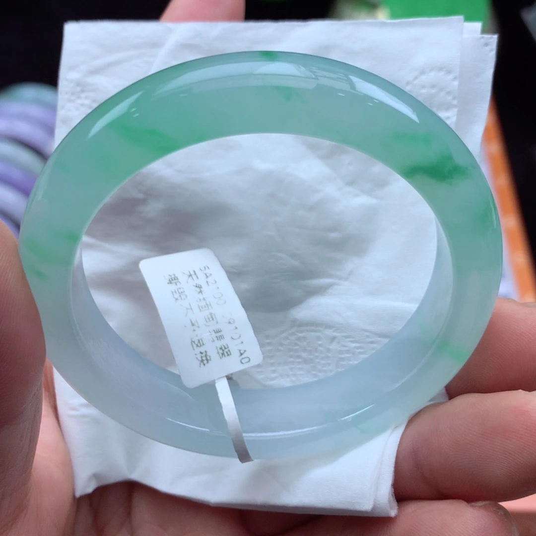 翡翠手镯未镶嵌缅甸翡翠