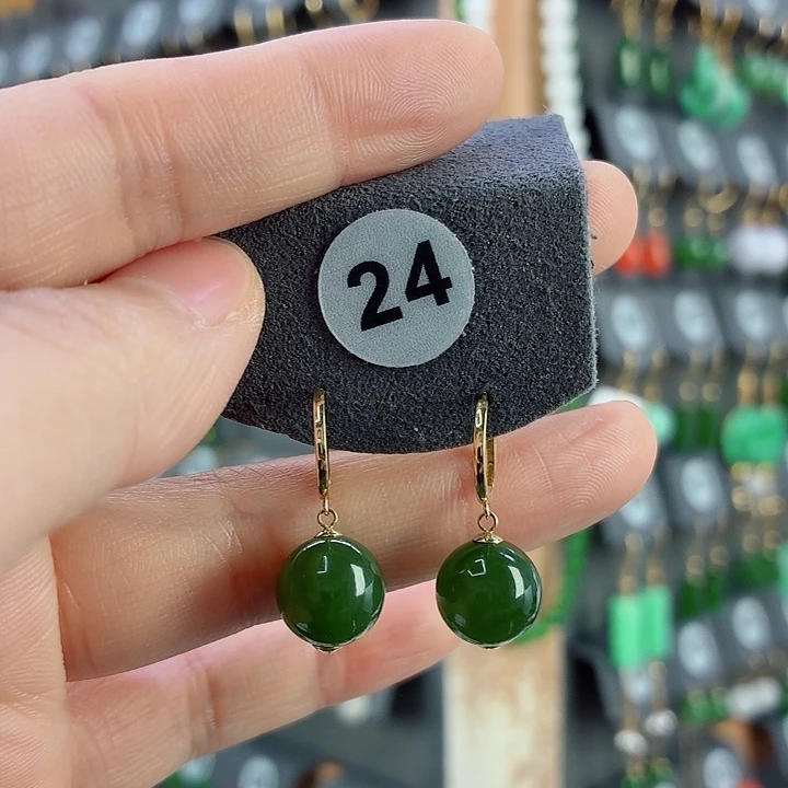 和田玉18K金镶嵌耳坠