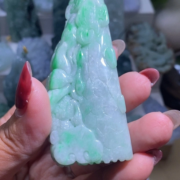 【闪购商品】翡翠未镶嵌颈饰枯木