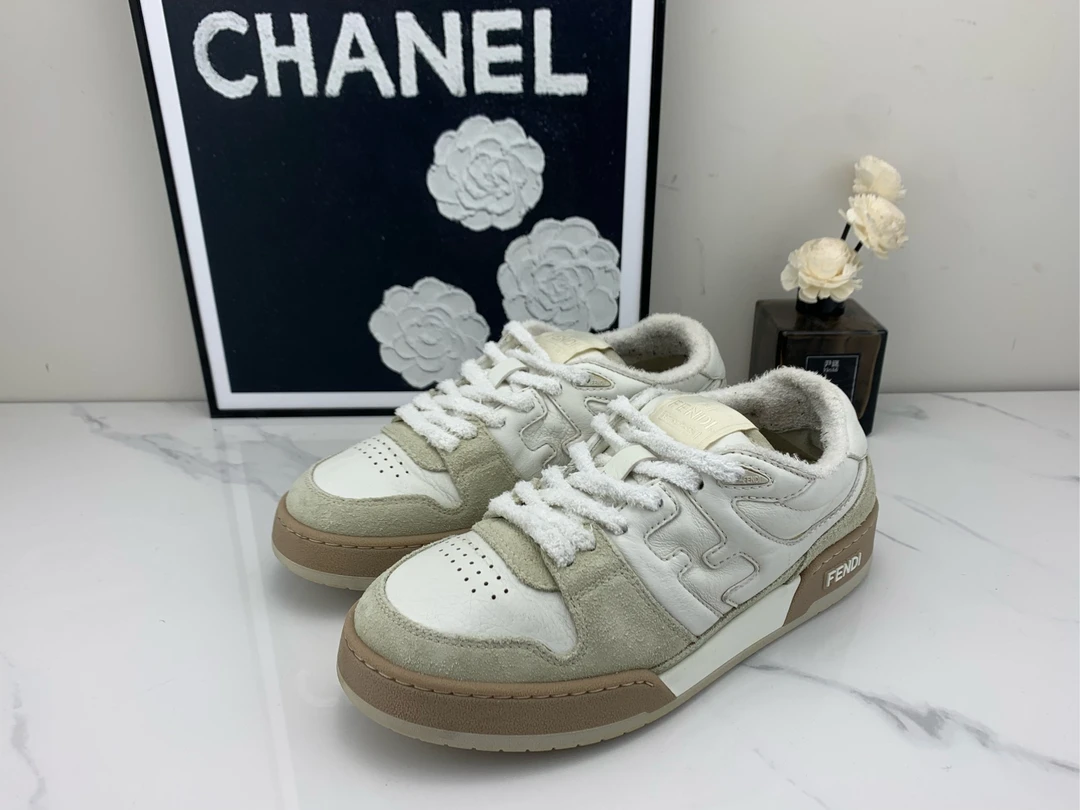 95新 FENDI/芬迪 match灰白板鞋 38码/jm00334