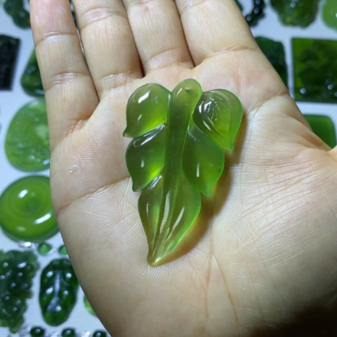 【闪购商品】未镶嵌蛇纹石玉颈饰