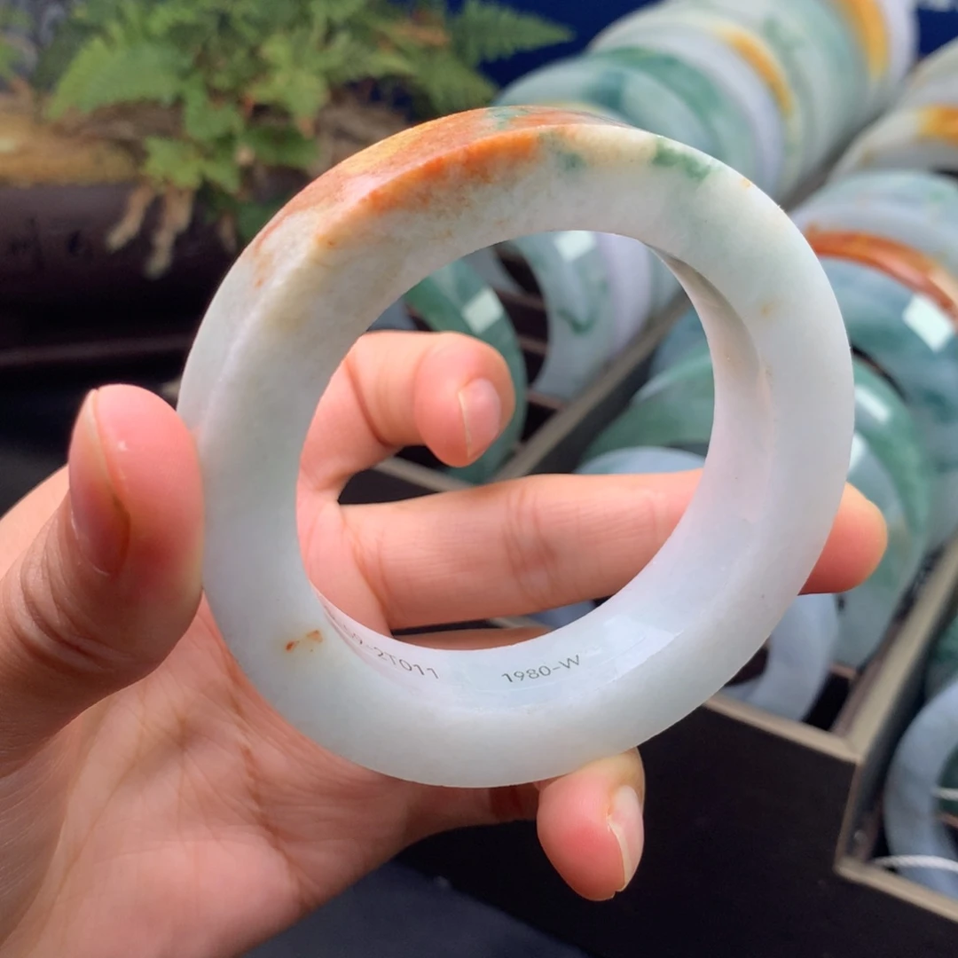 定制翡翠未镶嵌手镯不退不换