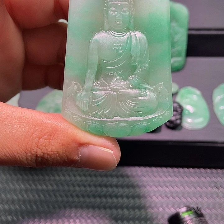 石英质玉（非洲翠）未镶嵌吊坠(赠链)