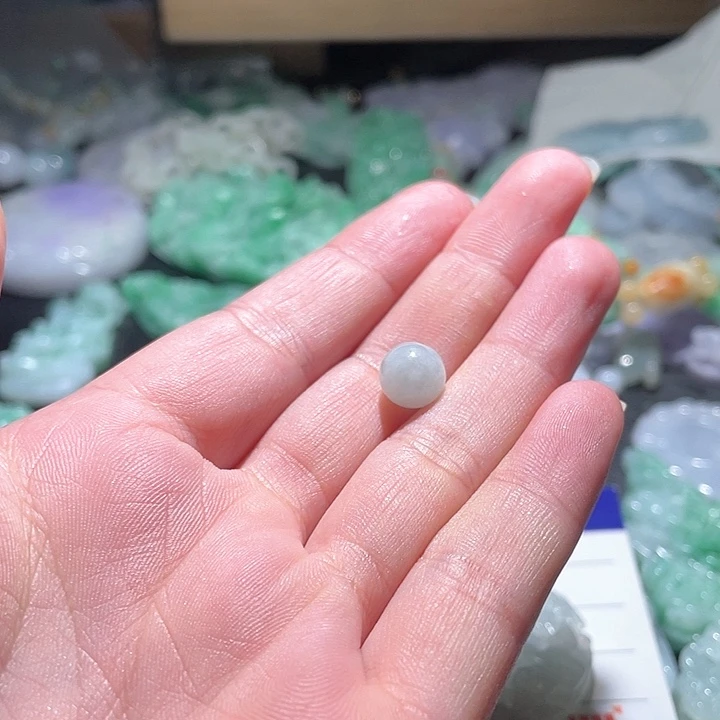 翡翠未镶嵌颈饰?****天