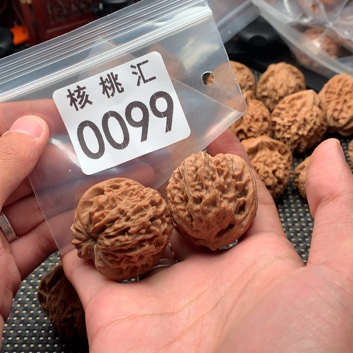 吊坠文玩核桃金麒麟