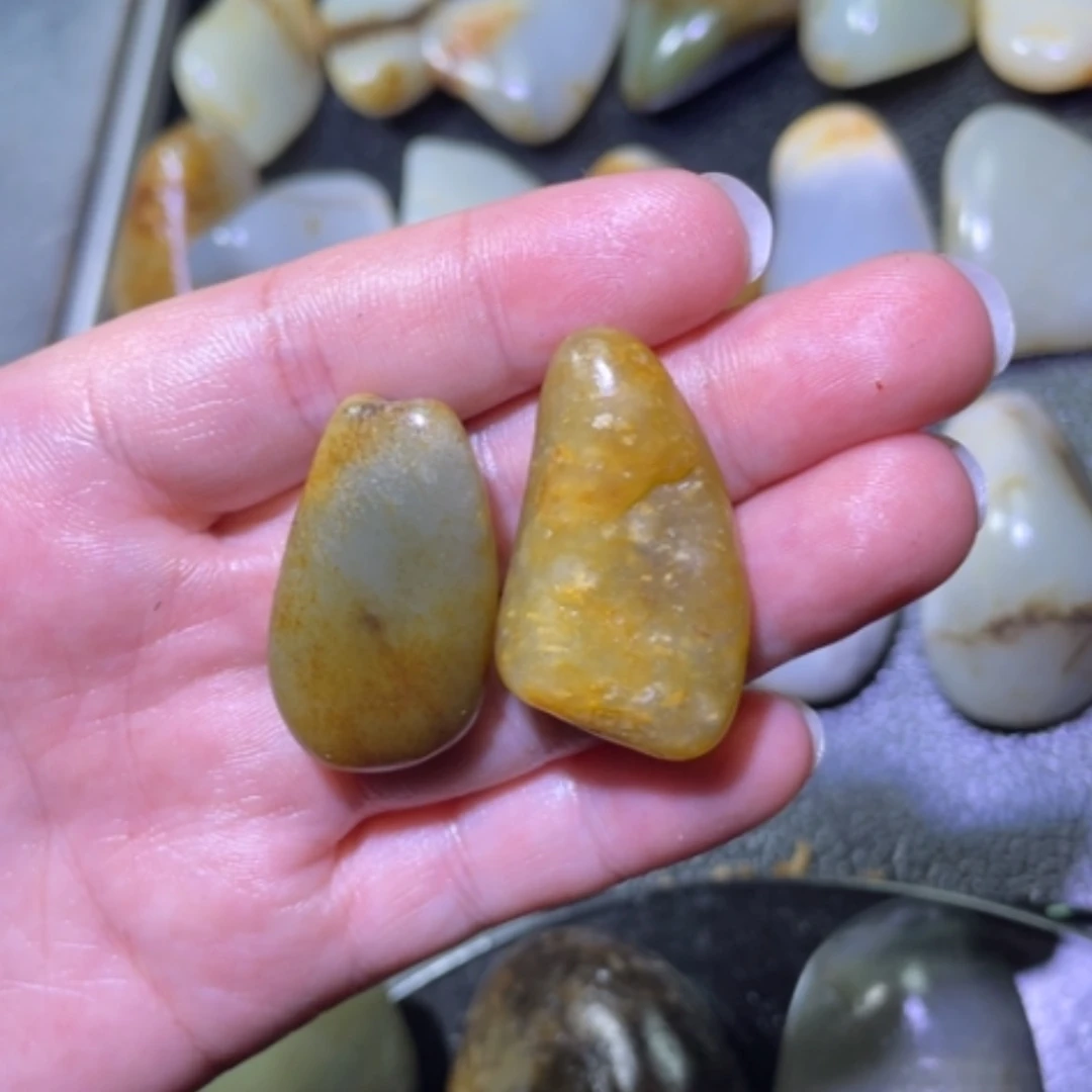 【闪购商品】颈饰未镶嵌和田玉（子料）