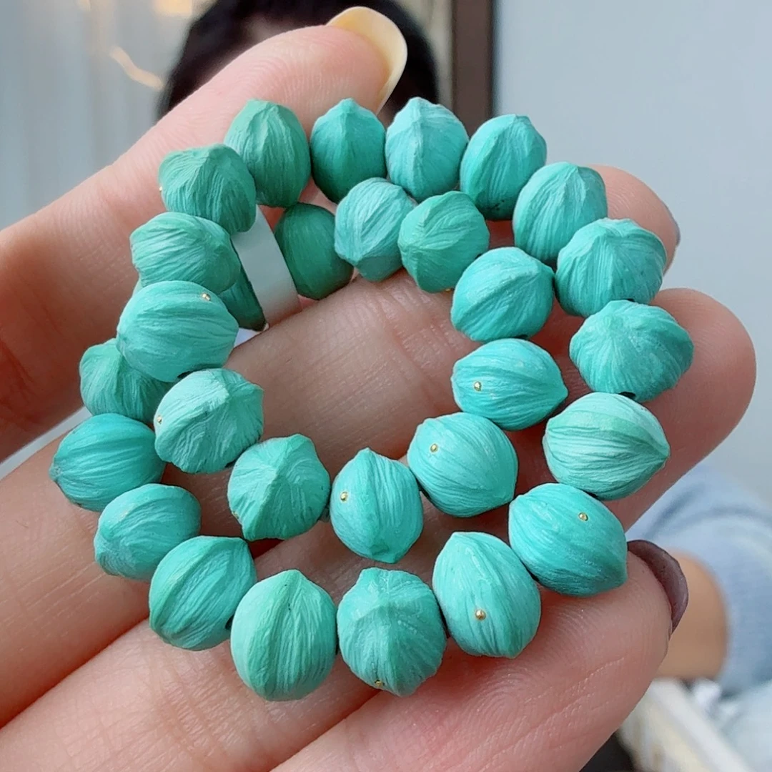 杨***亿绿松石未镶嵌珠宝奇石