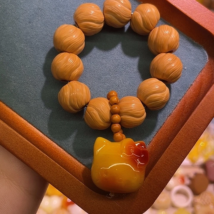 猴头核桃吊坠卷卷酥手捻