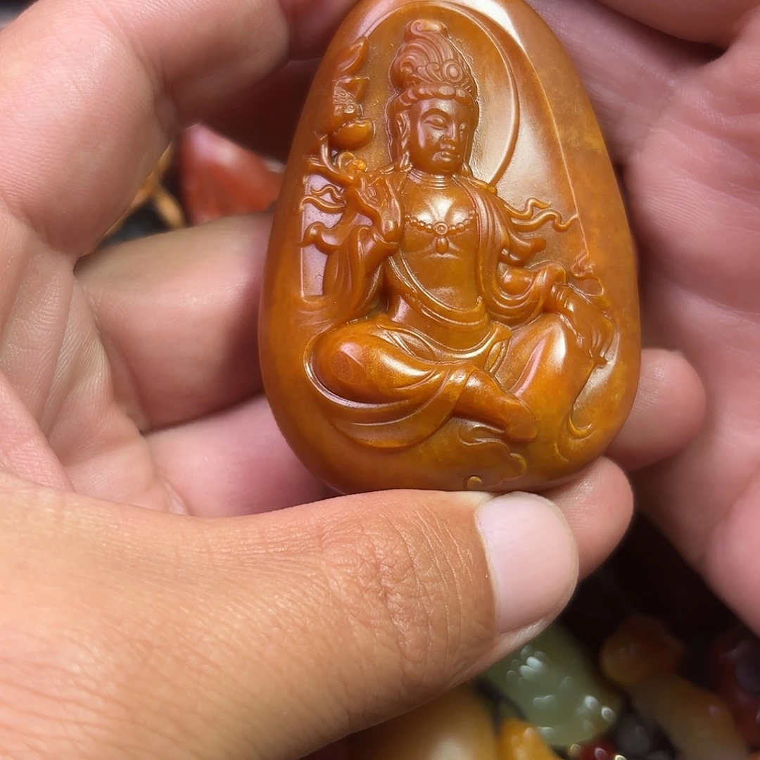 王***涵只买单纯的吊坠，没带链子，属的性质。