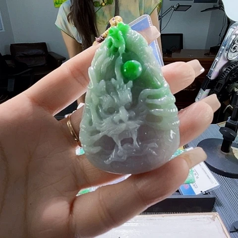 颈饰未镶嵌翡翠一个